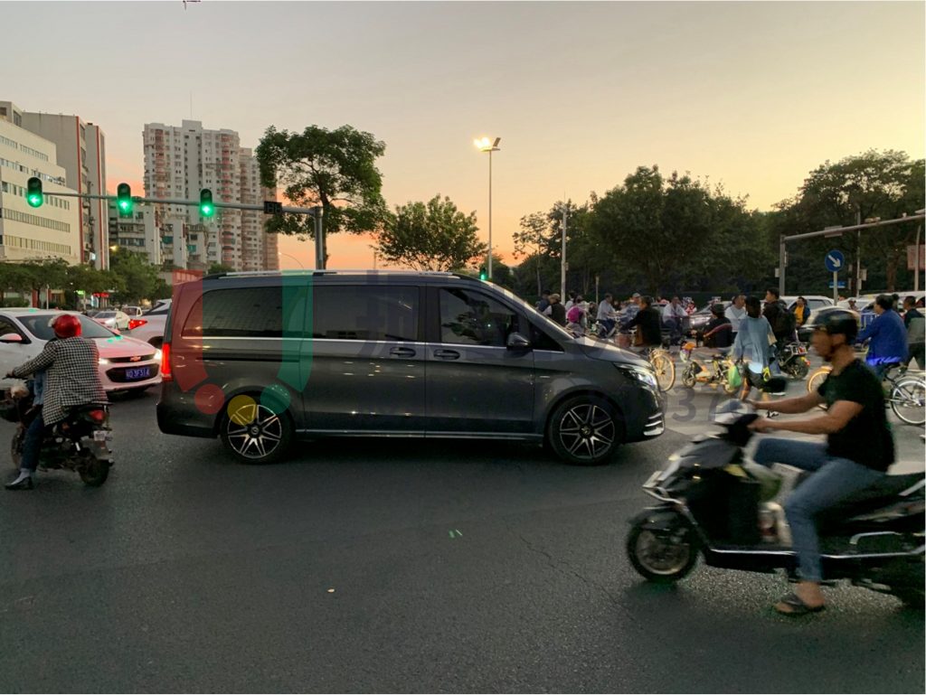 圖7 高峰時段南進(jìn)口左轉(zhuǎn)尾車與西面行人沖突